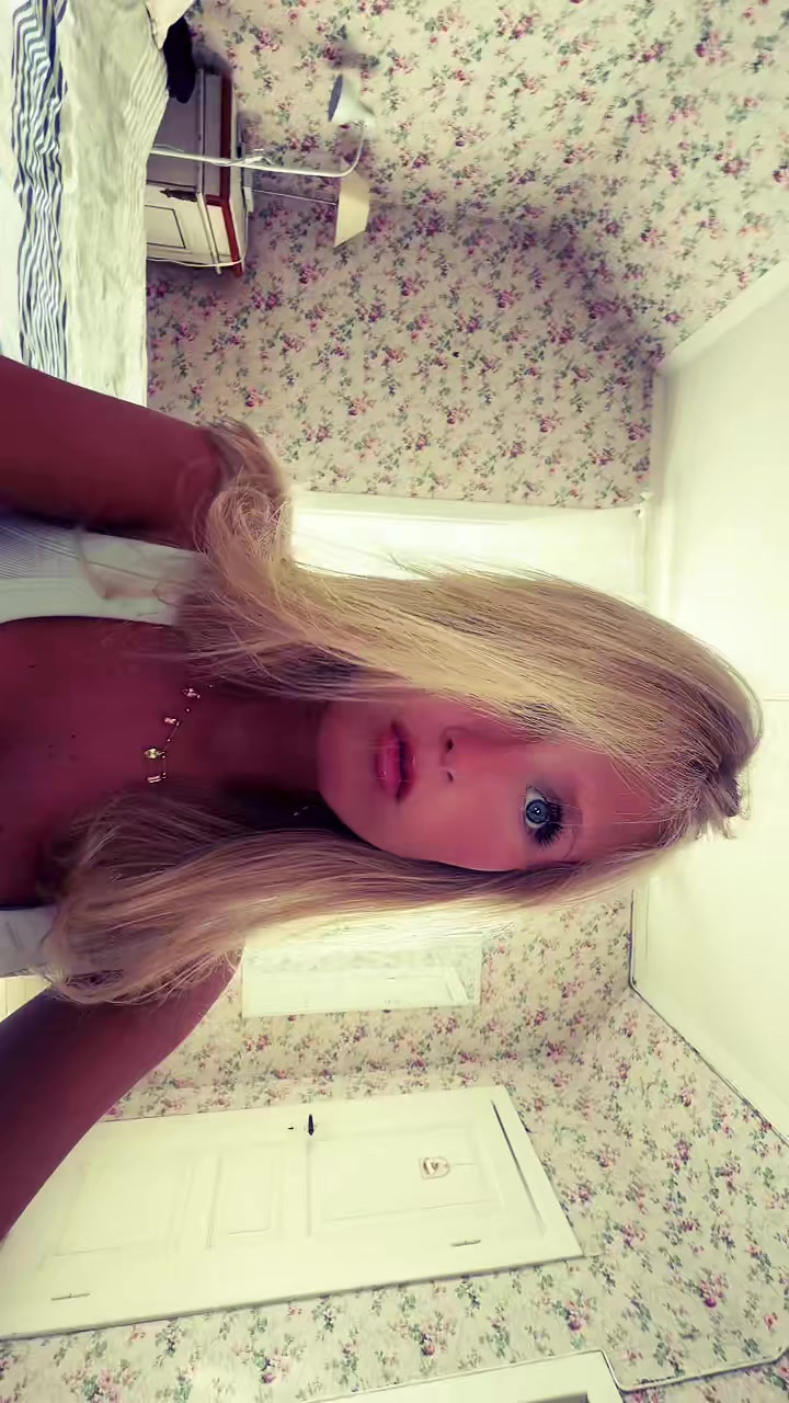 @bella