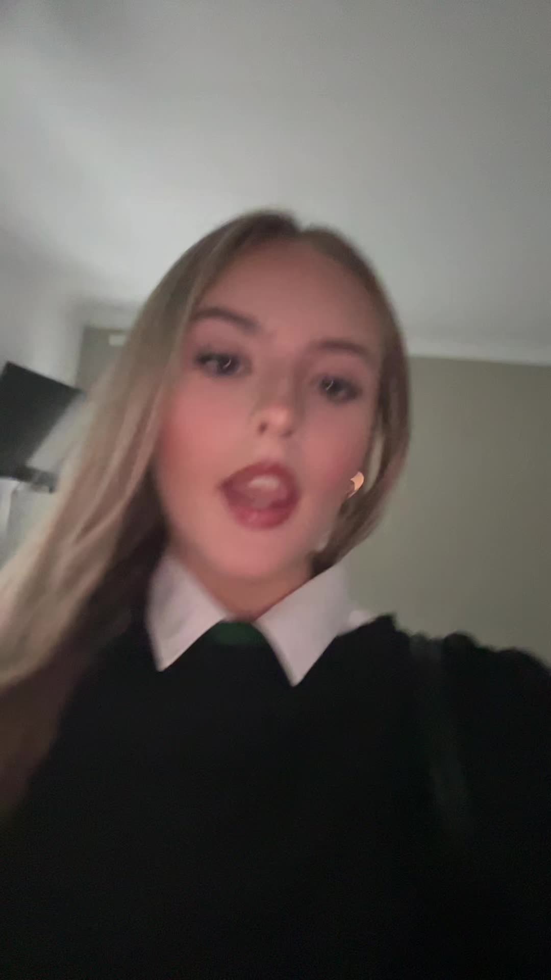 @️
