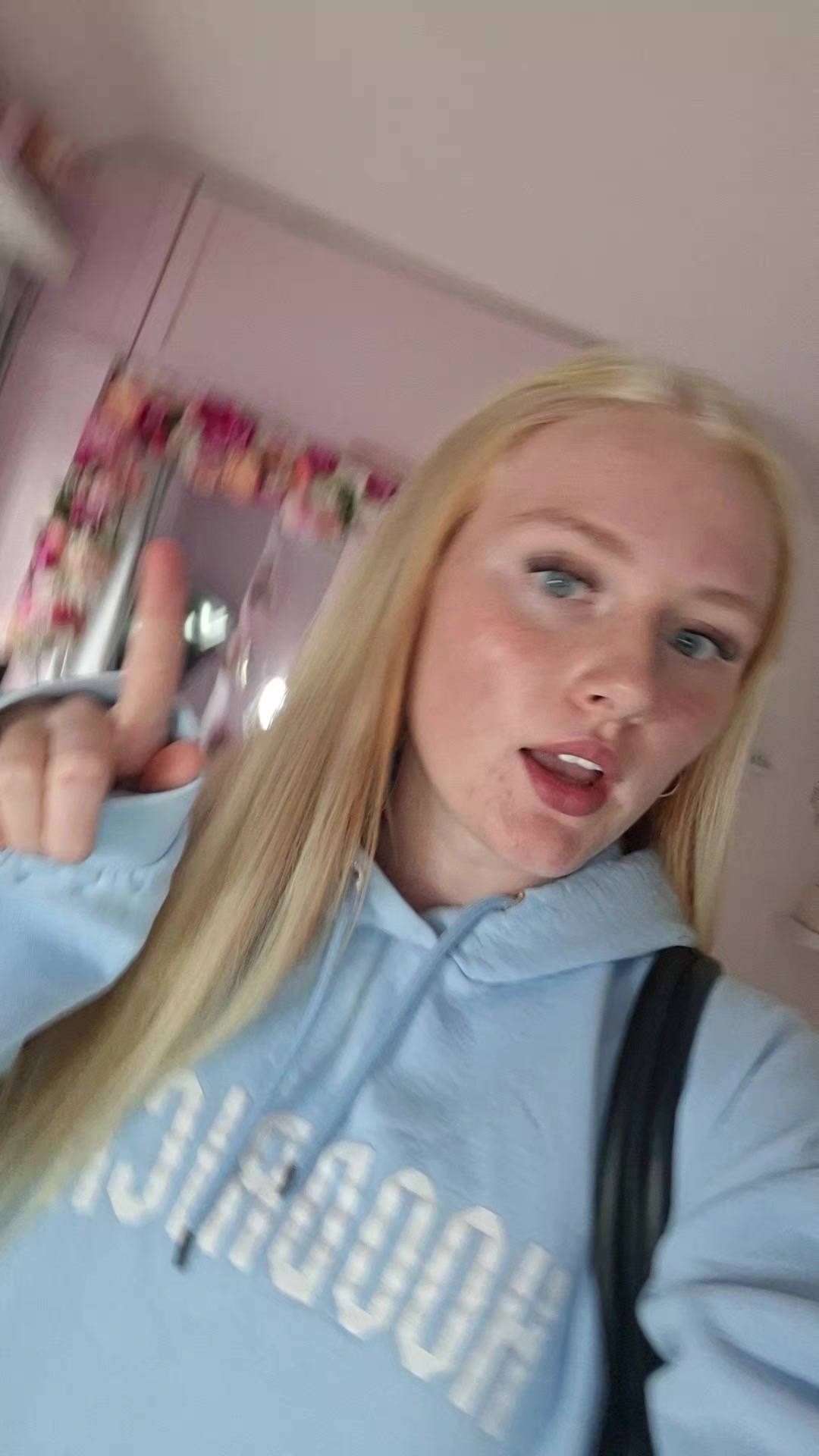 @AnnieLee
