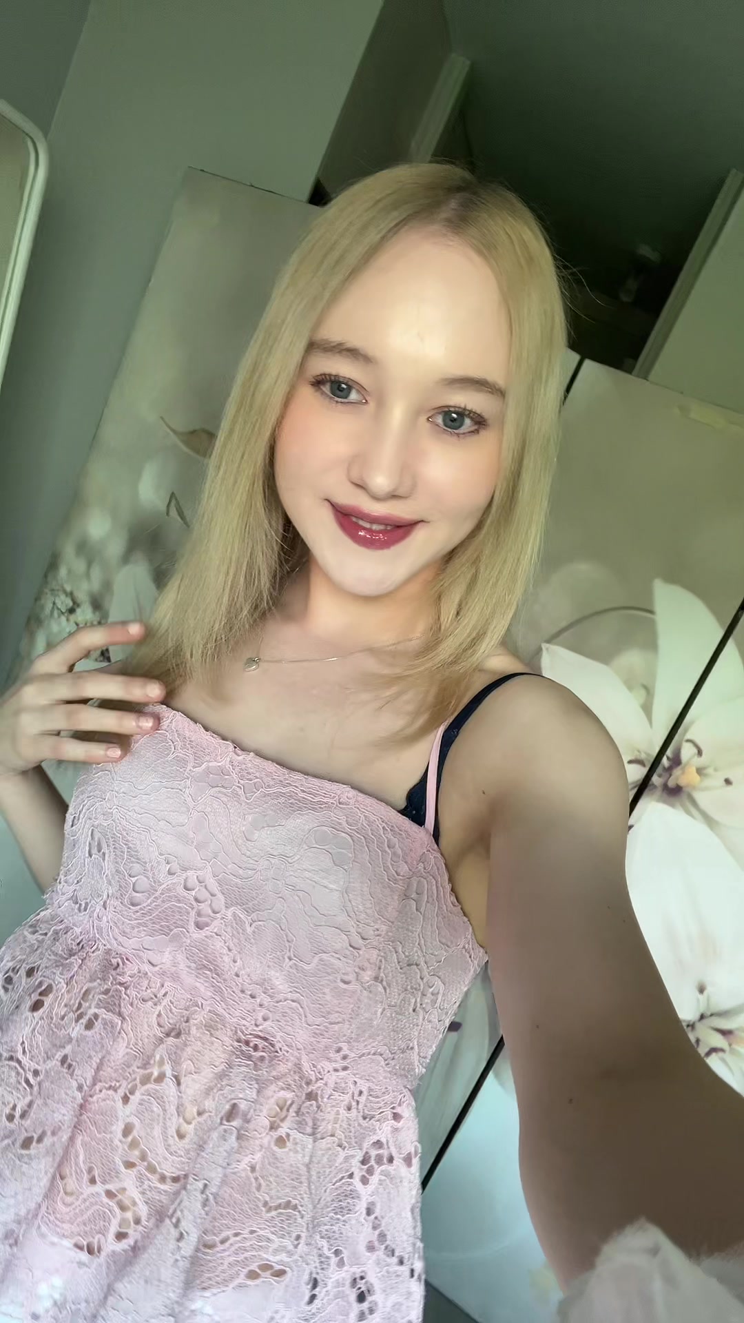 @thecutemirrorgirl