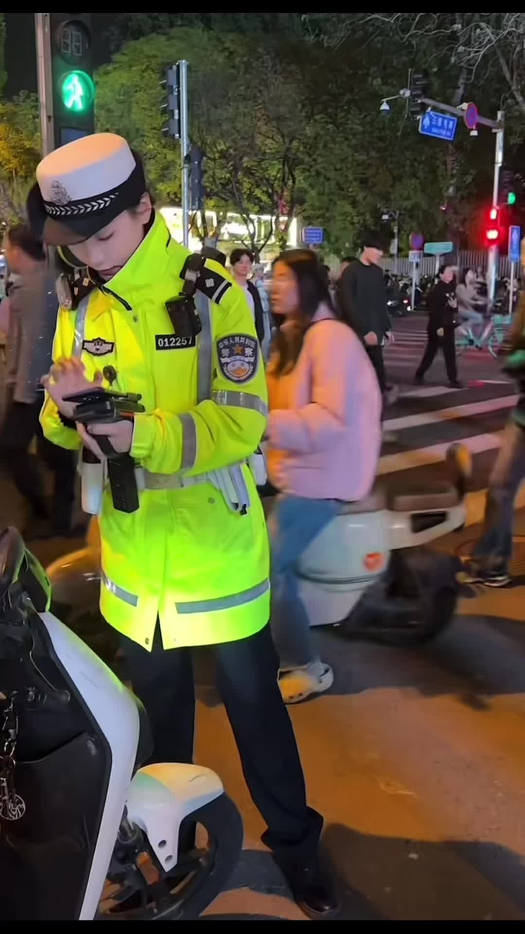 @花木兰👮