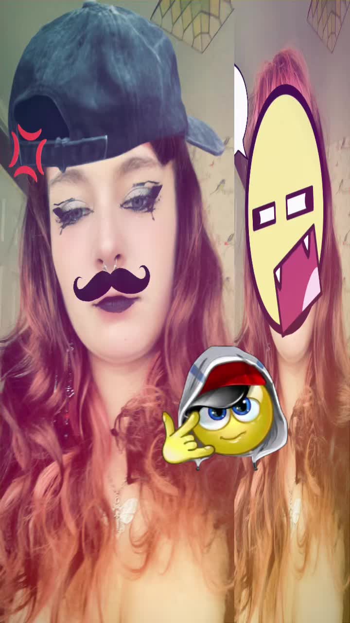 @𝔏𝔞𝔲𝔯𝔢𝔫𝔐𝔦𝔠𝔥𝔢𝔩𝔩𝔢🦇