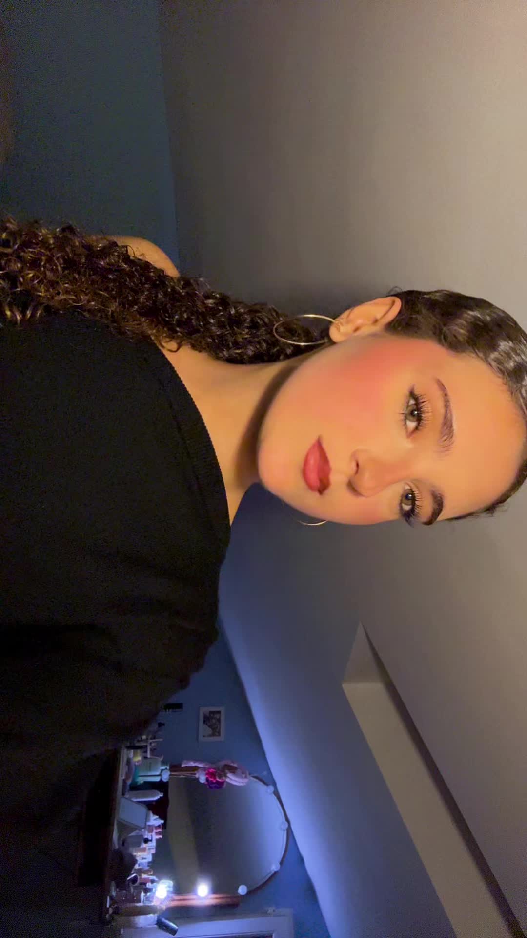 @oliivia