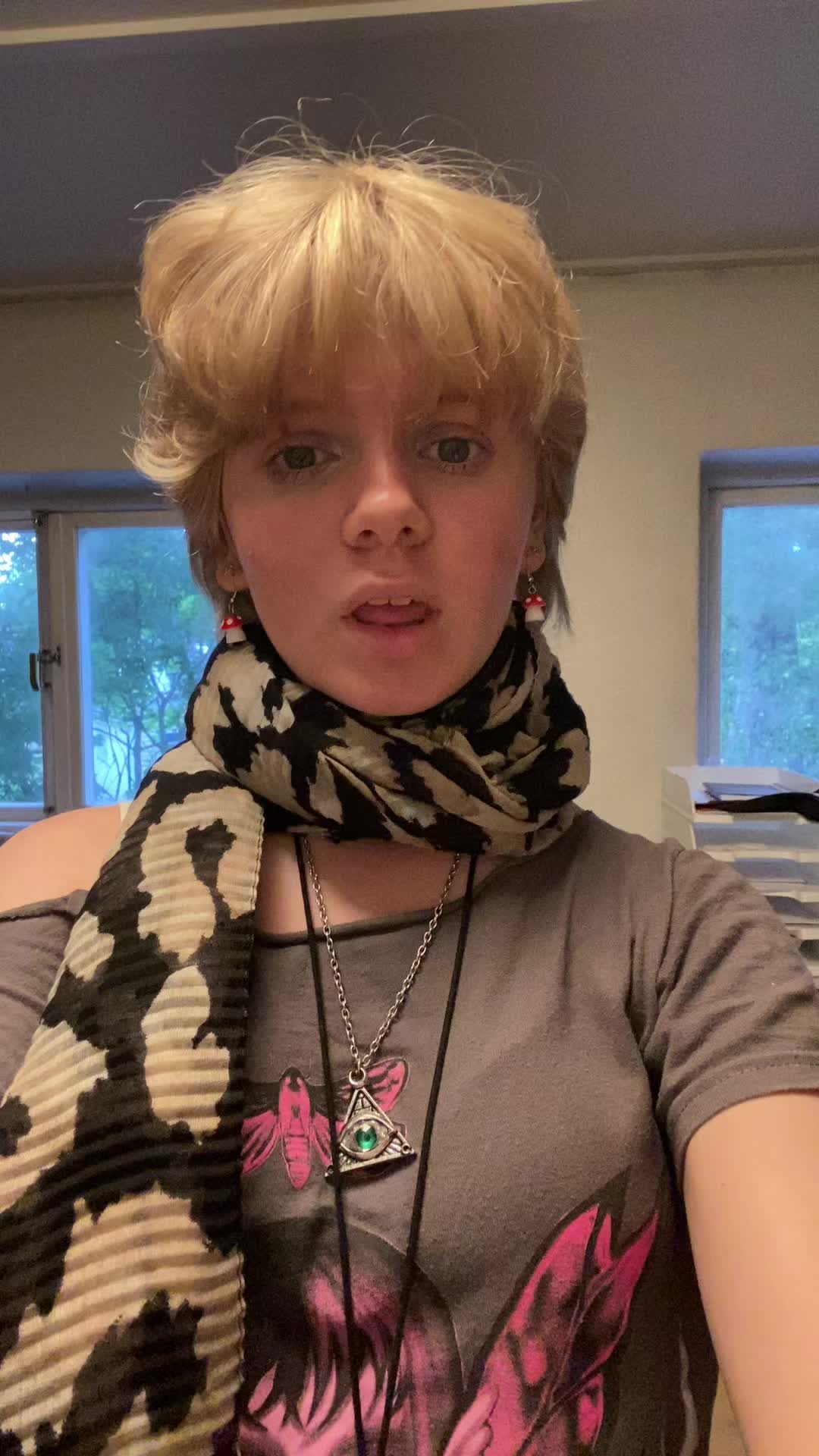 @Living_Tulip🌈🌷🦄