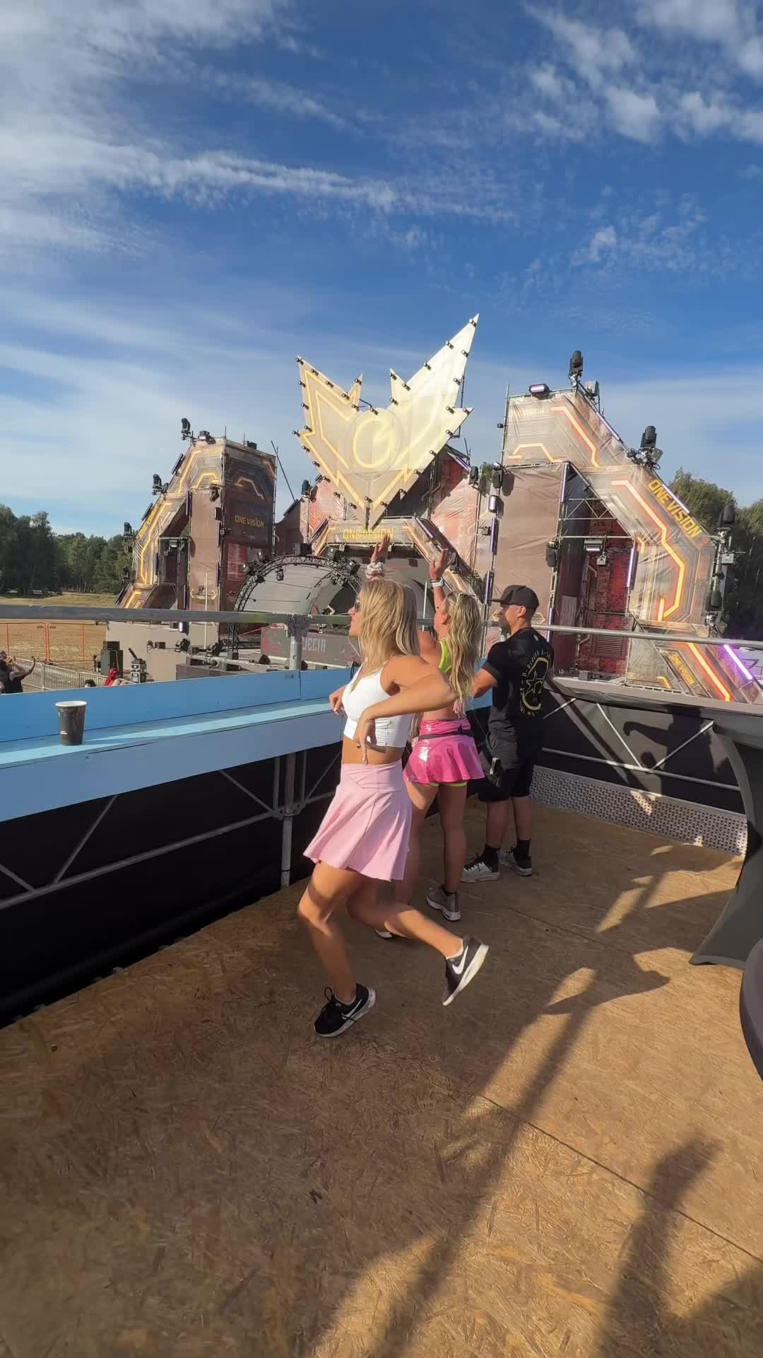 @MIAZ (Mia Emelia)