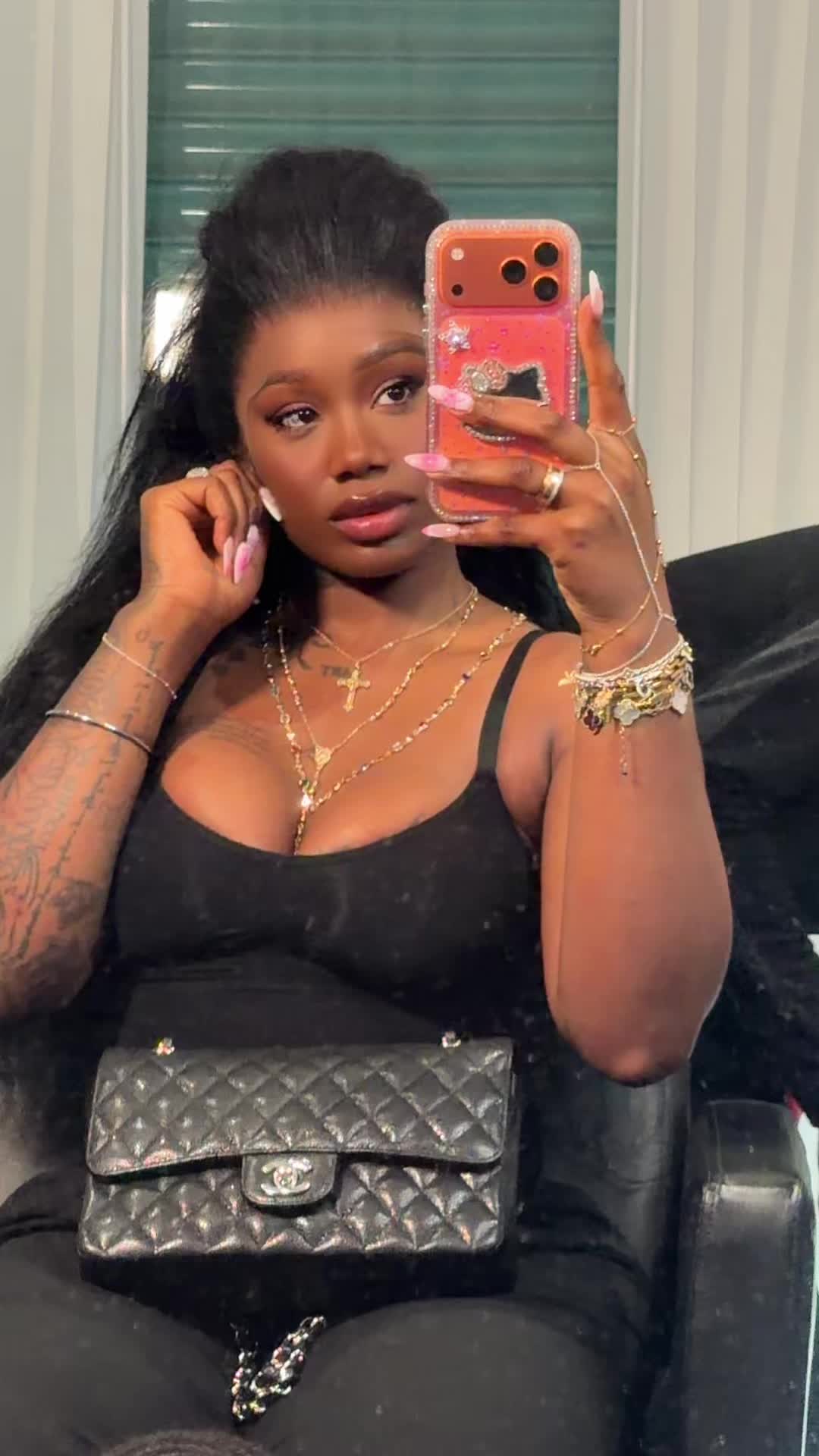 @kingkarine.