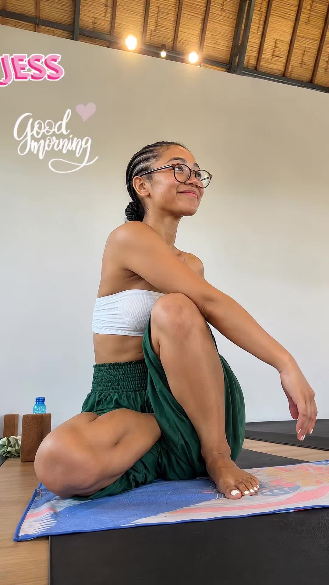 @Naomibwem