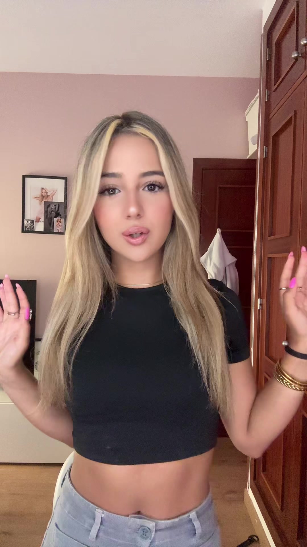 @ADRIANA CRUZ