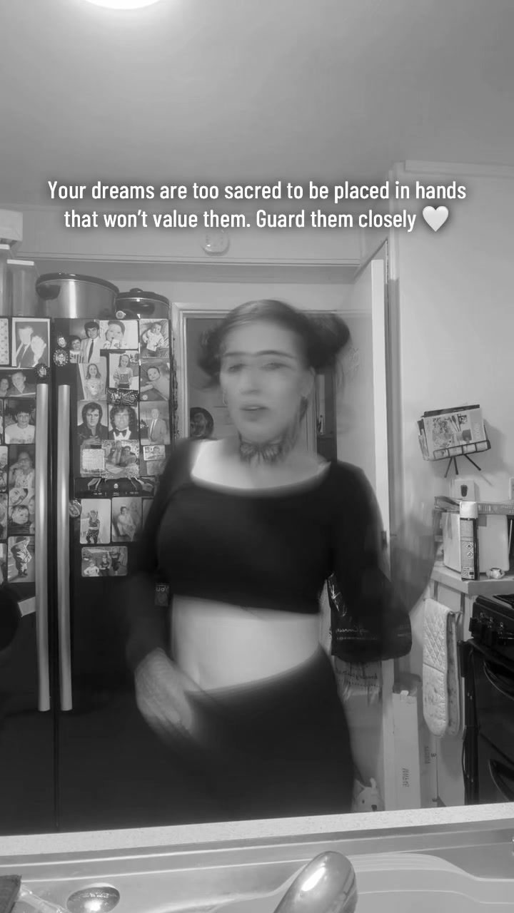 @Mel🦋