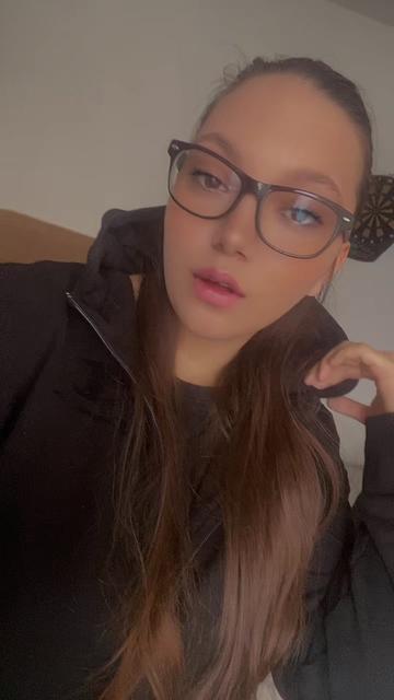 @Nikky_19