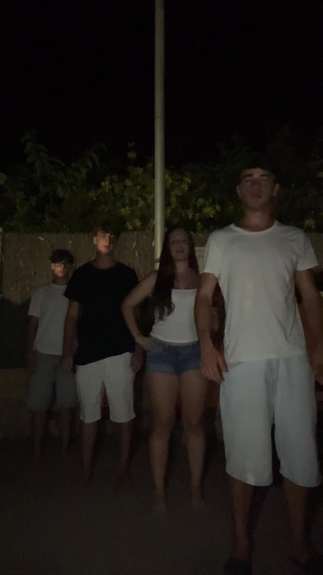 @desoria080
