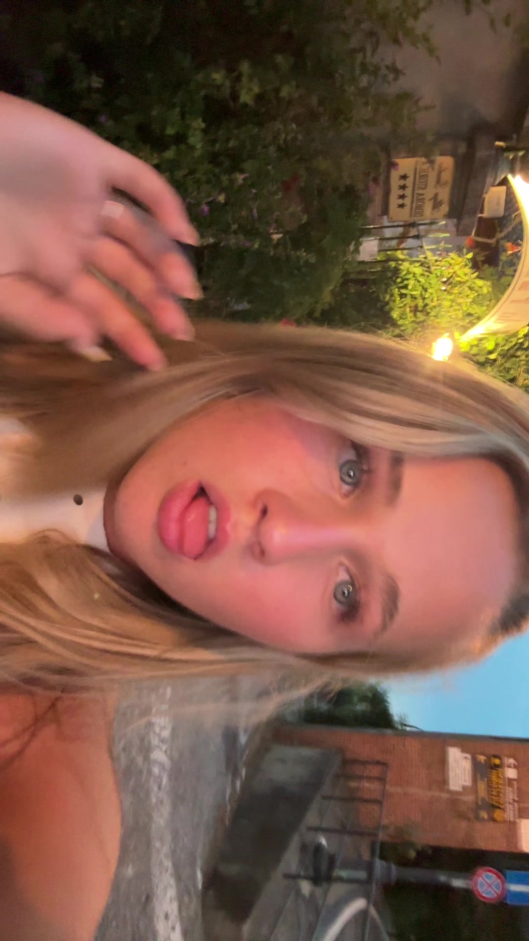 @Emmi