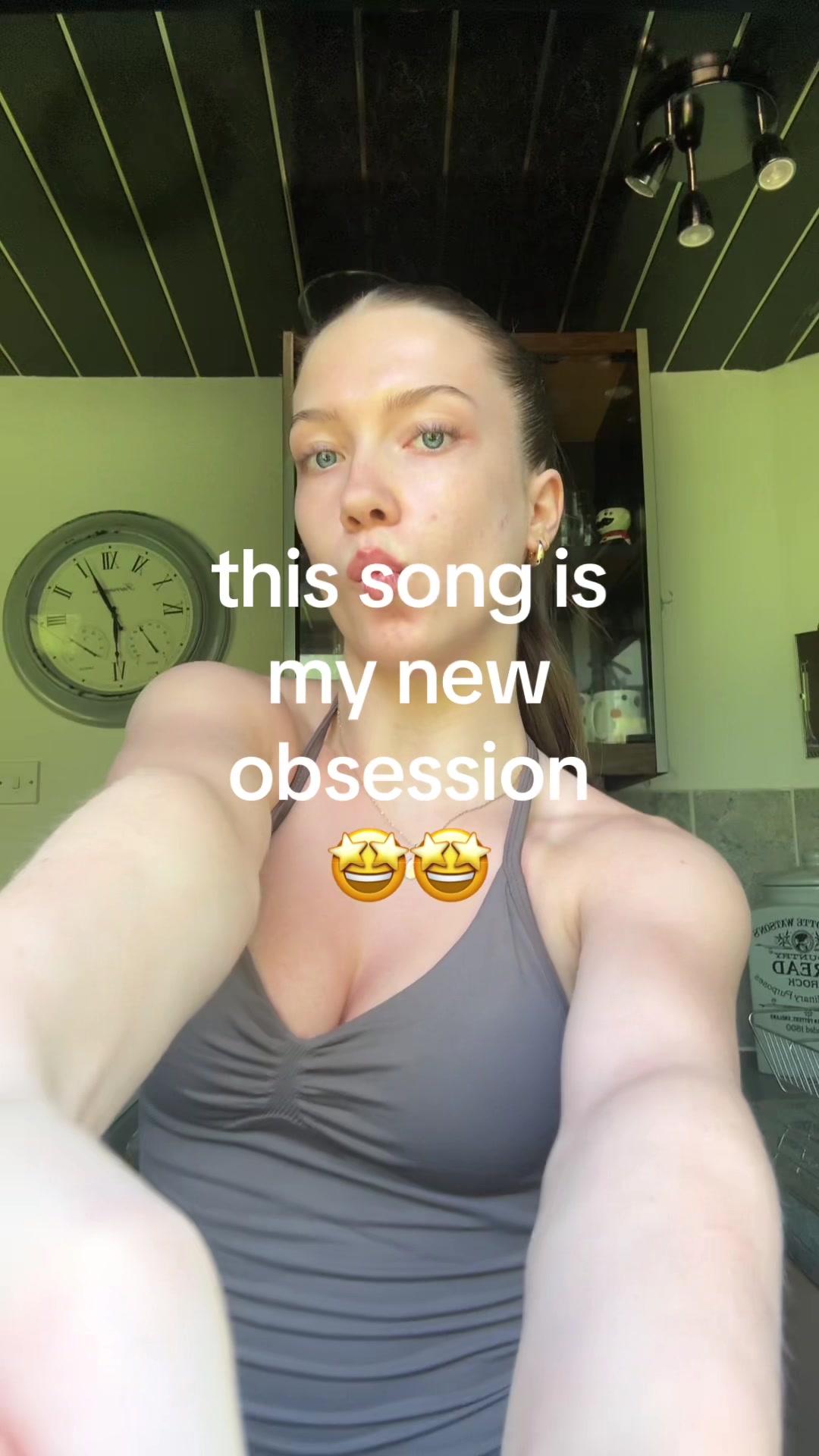 @anniequinn