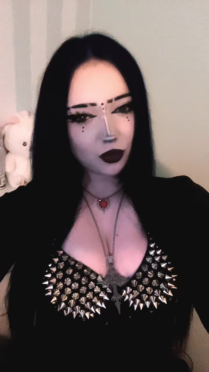 @𝕶𝖊𝖎𝖗𝖆 🧛&zwj;♀️