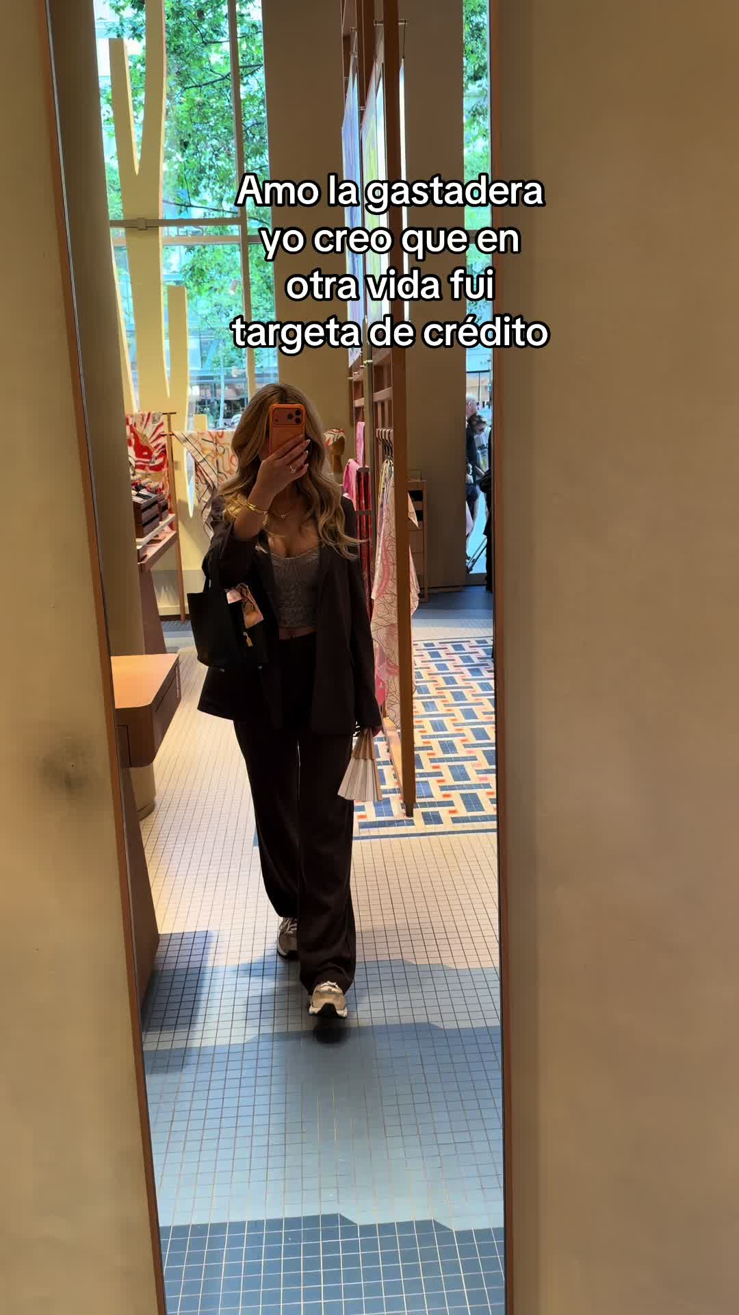 @Sisi🧿