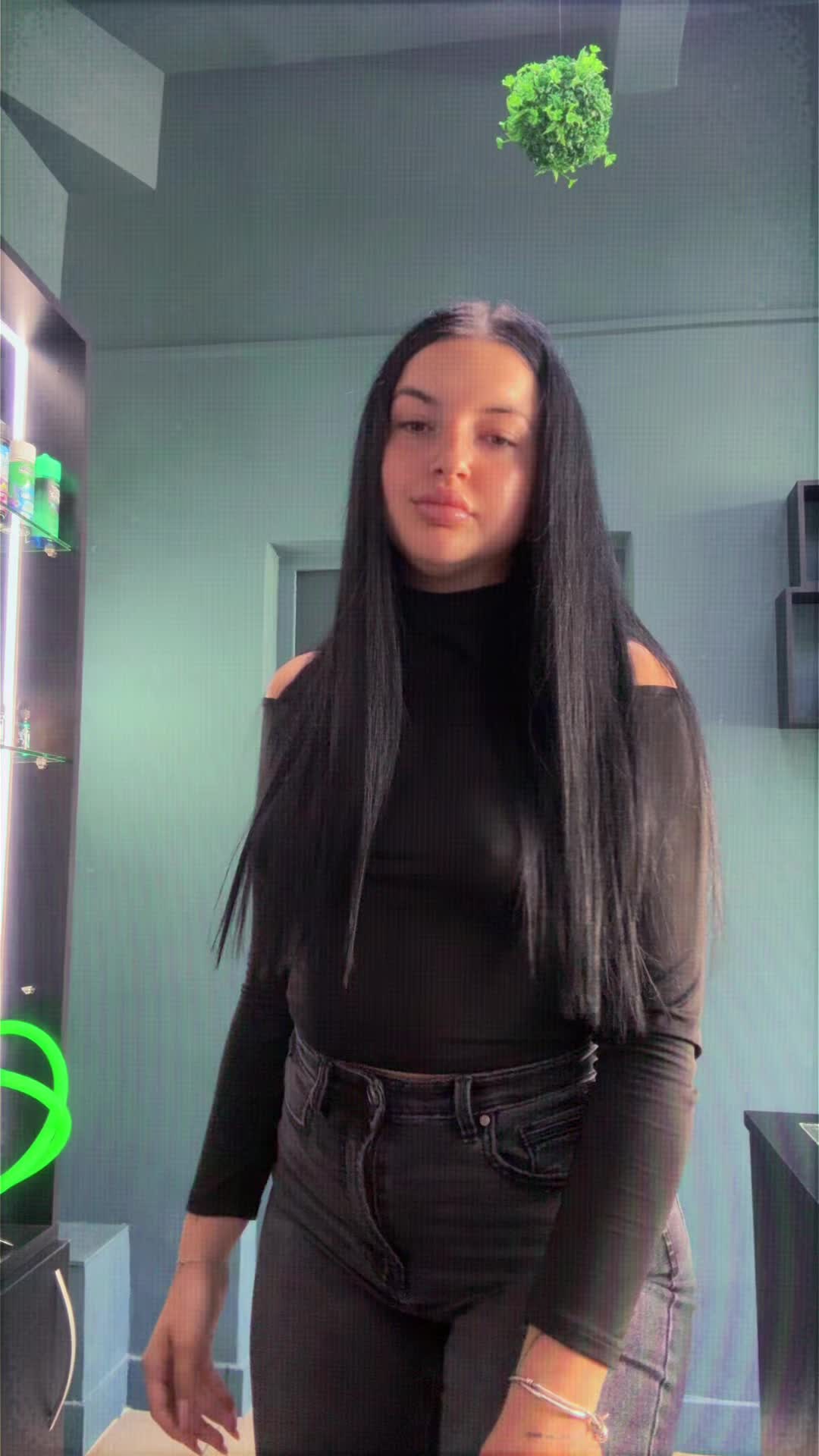 @Ioanasmicalll