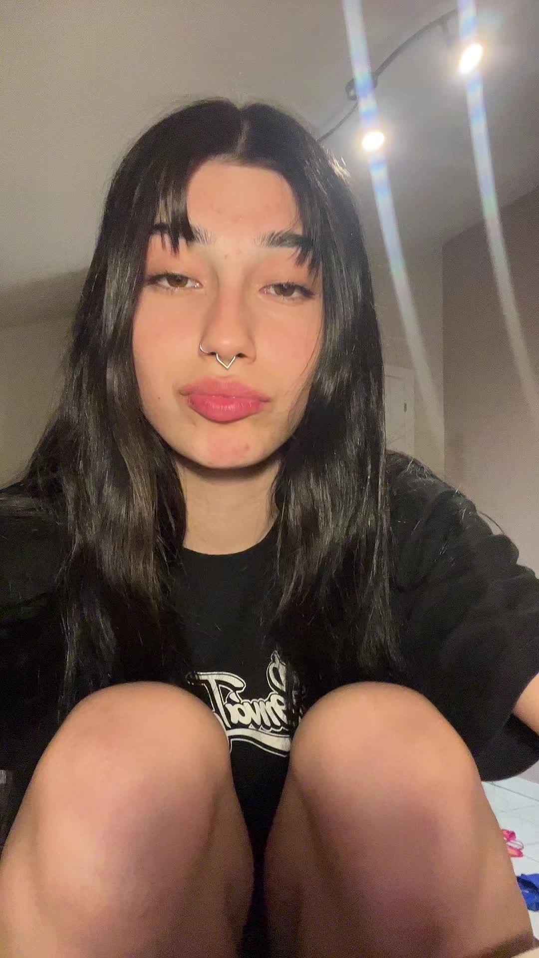 @🦠
