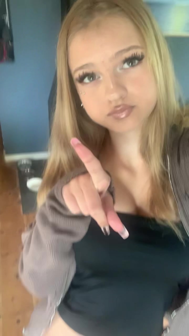 @🪷 𝐿𝑒𝑜𝑛𝑎