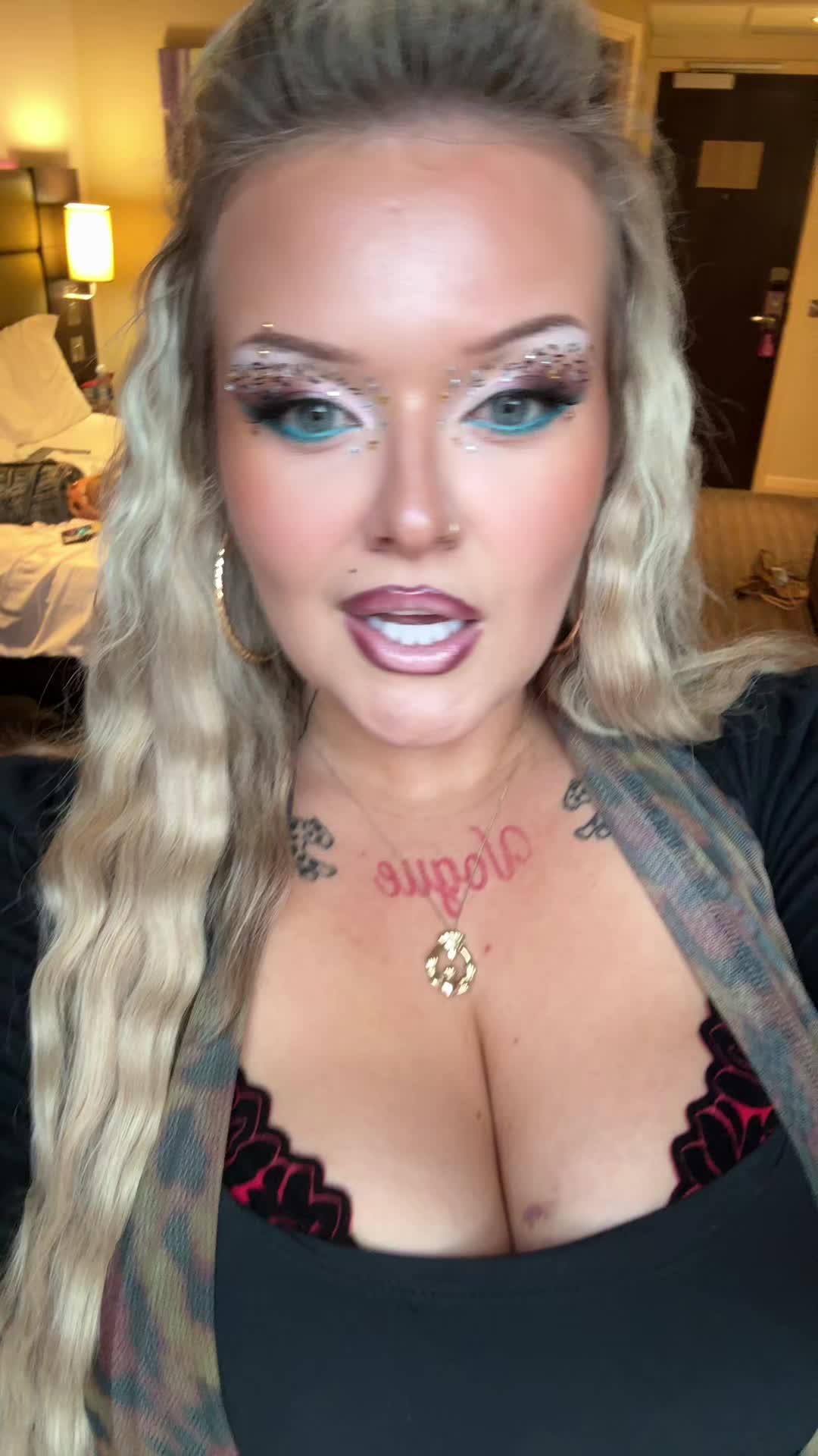 @lianesworldxo