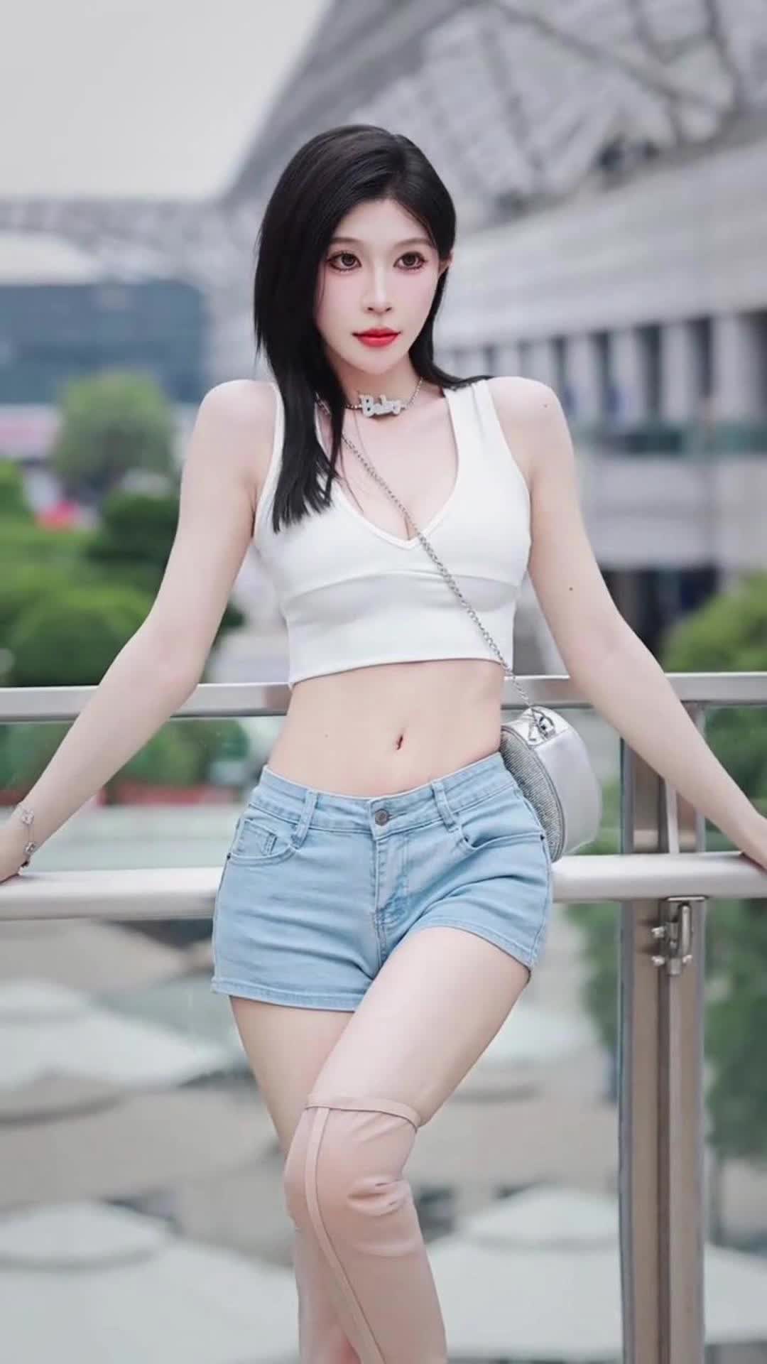 @Clara Dana