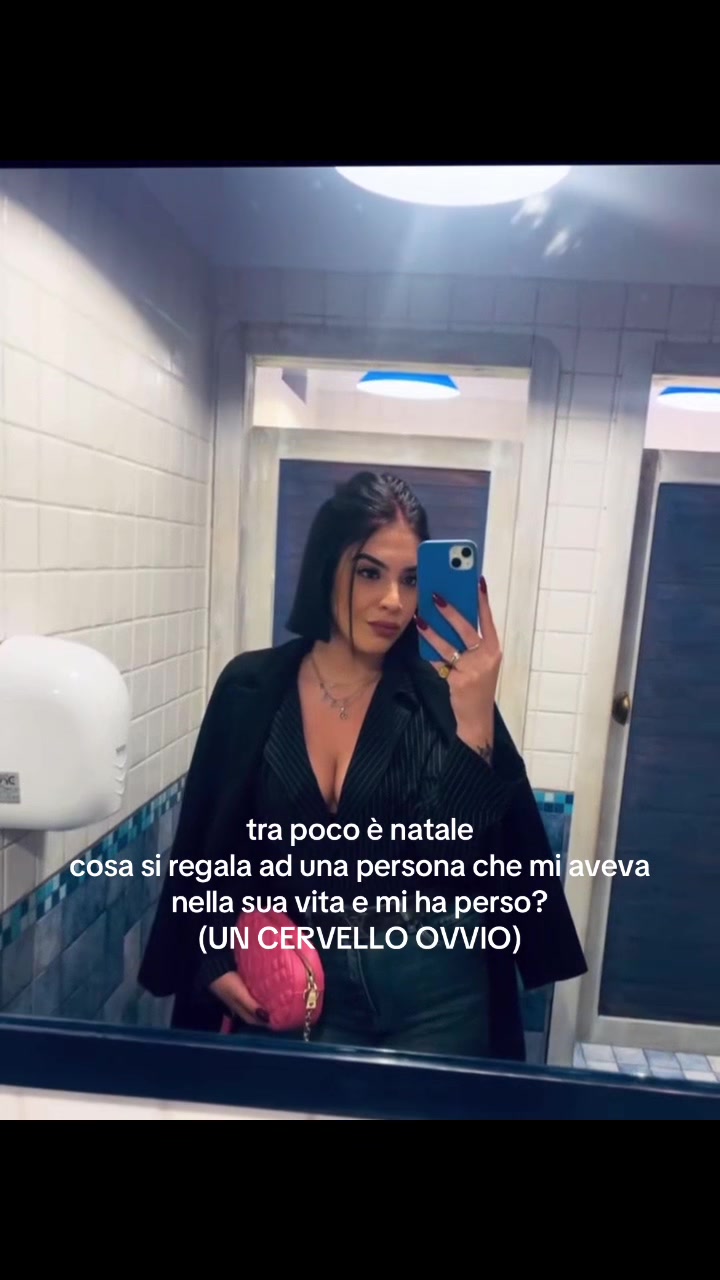 @𝑬