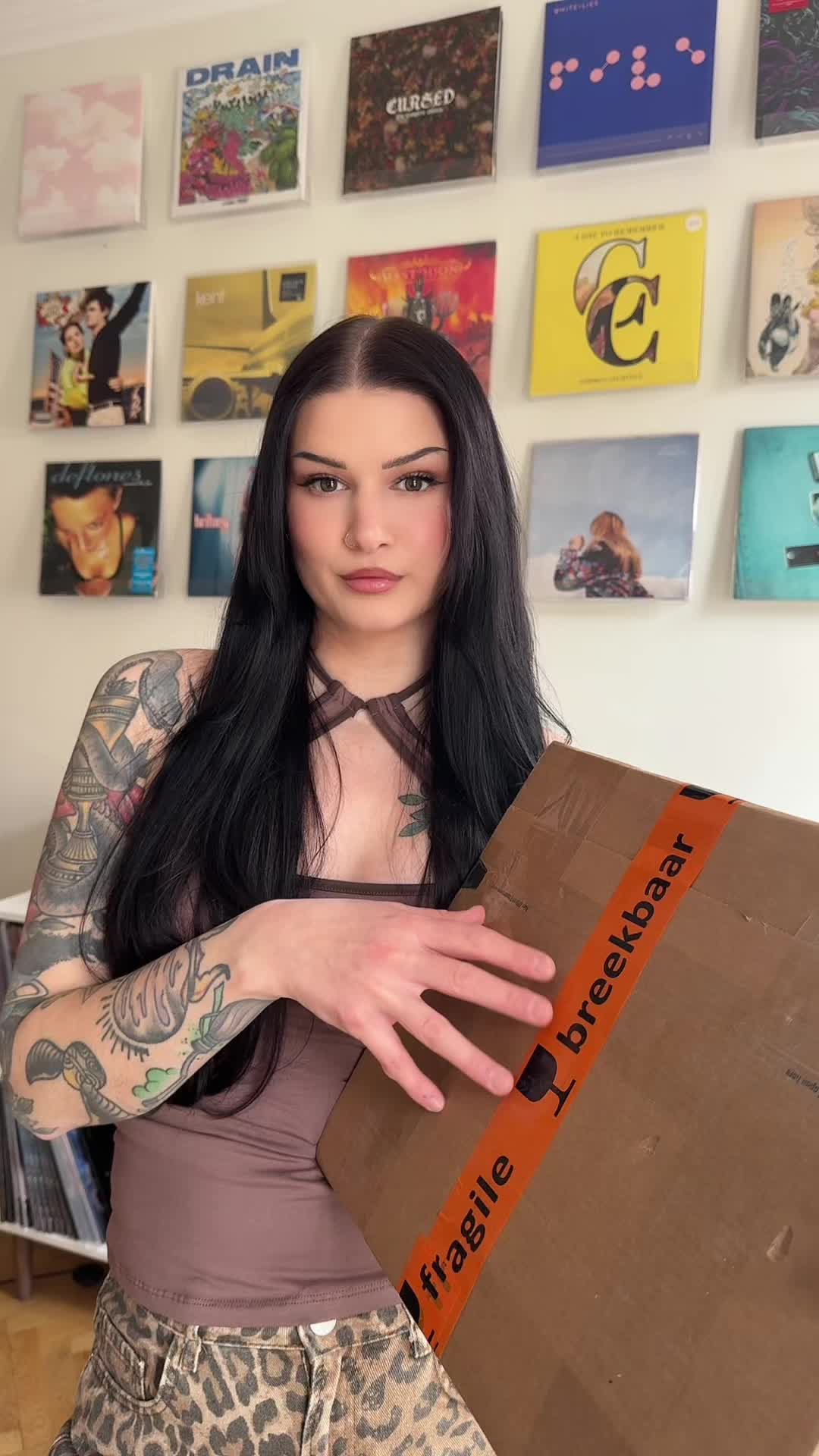 @𝐄𝐦𝐦𝐚 | 𝐕𝐢𝐧𝐲𝐥𝐆𝐚𝐥 🦇