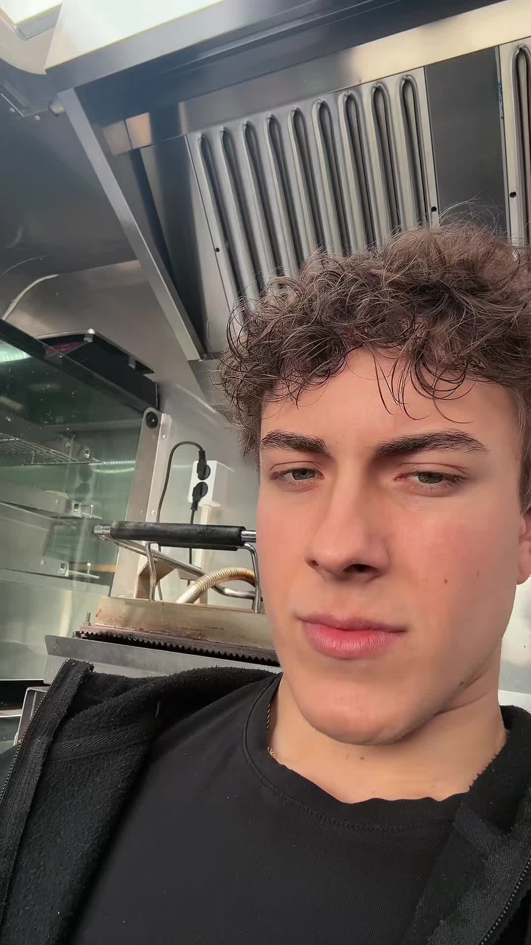 @Nicco