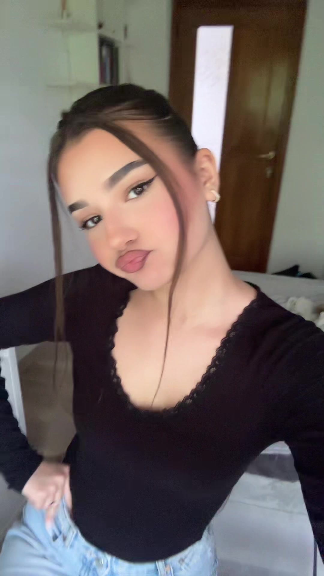 @adelinavrm