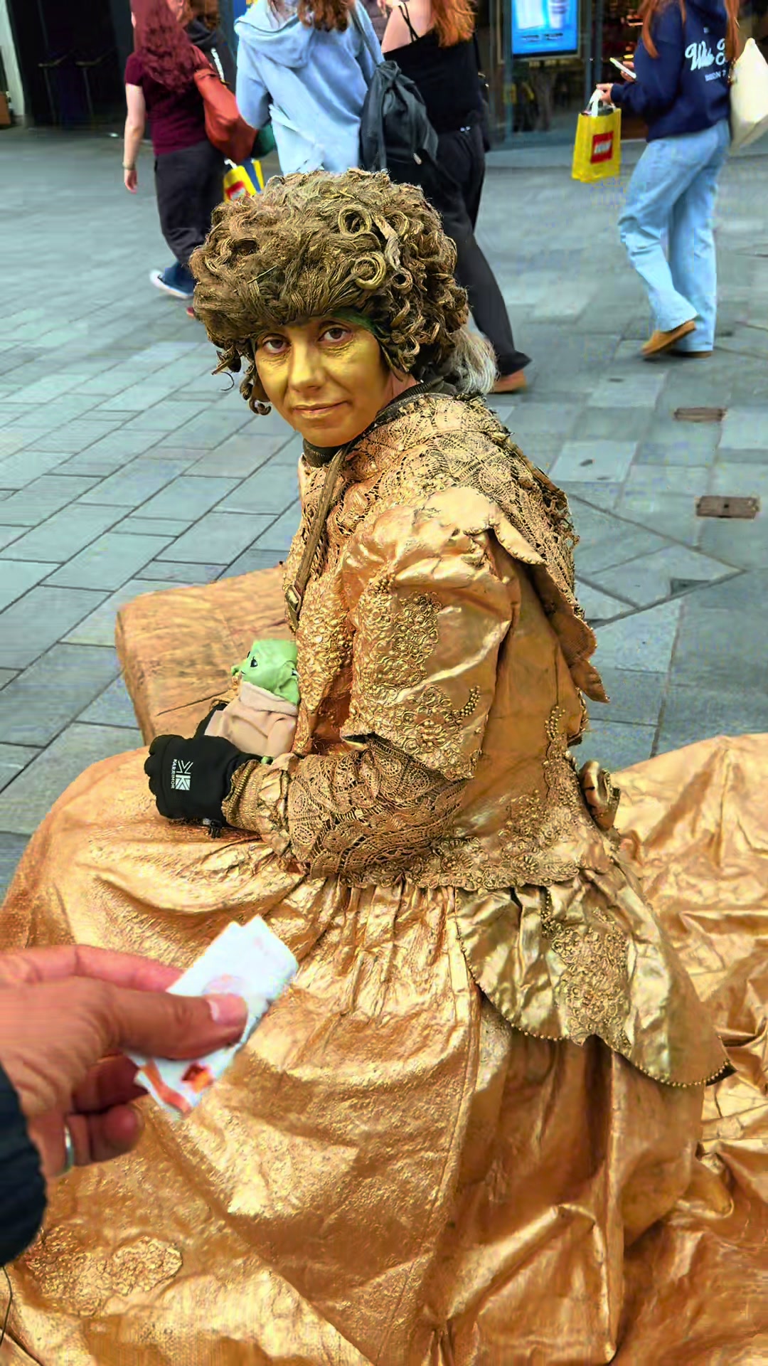 @Gold Lady