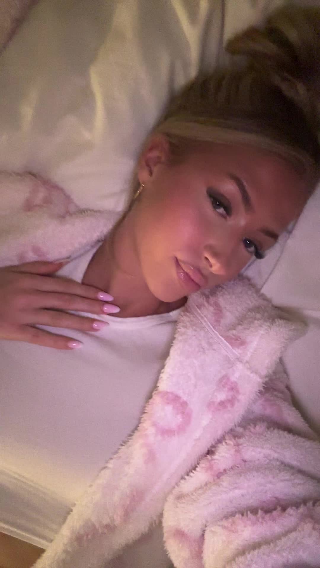 @ℰ
