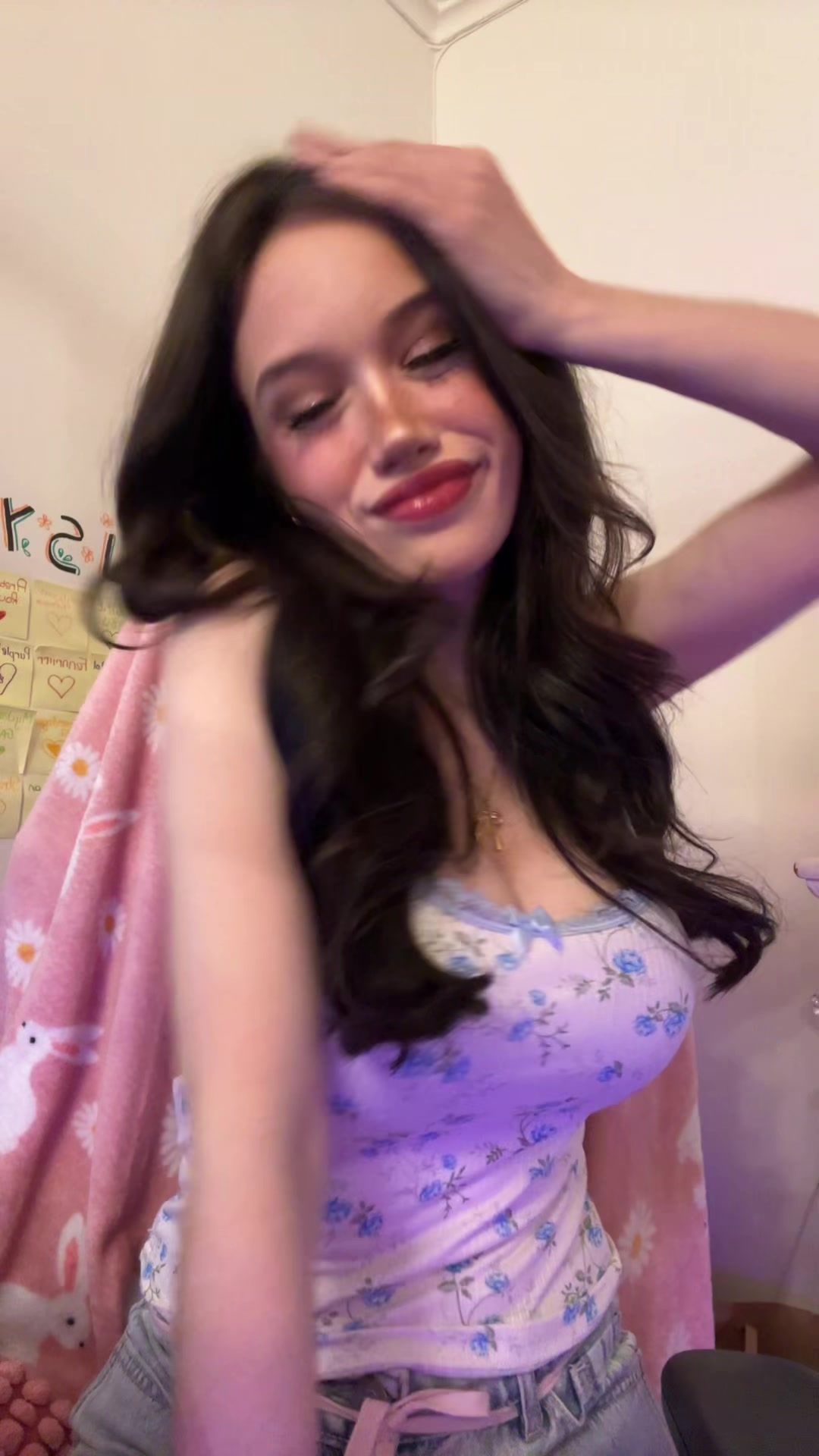 @Charlyne twitch.tv/charlyne