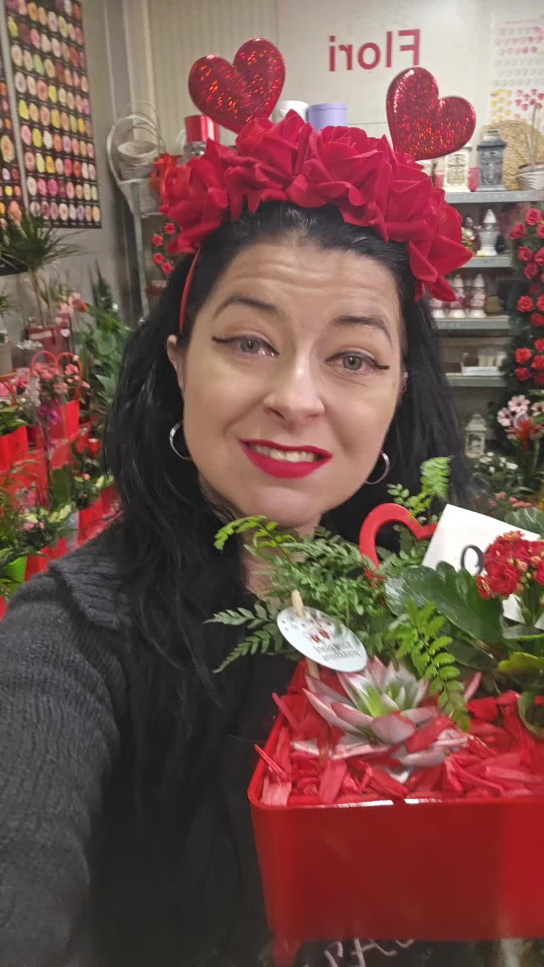 @Claudia Moldovan🌹🌴💐🪴🌷🪻🌻