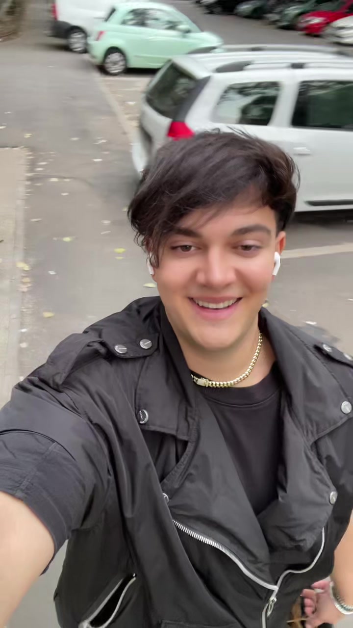 @ronniedaia