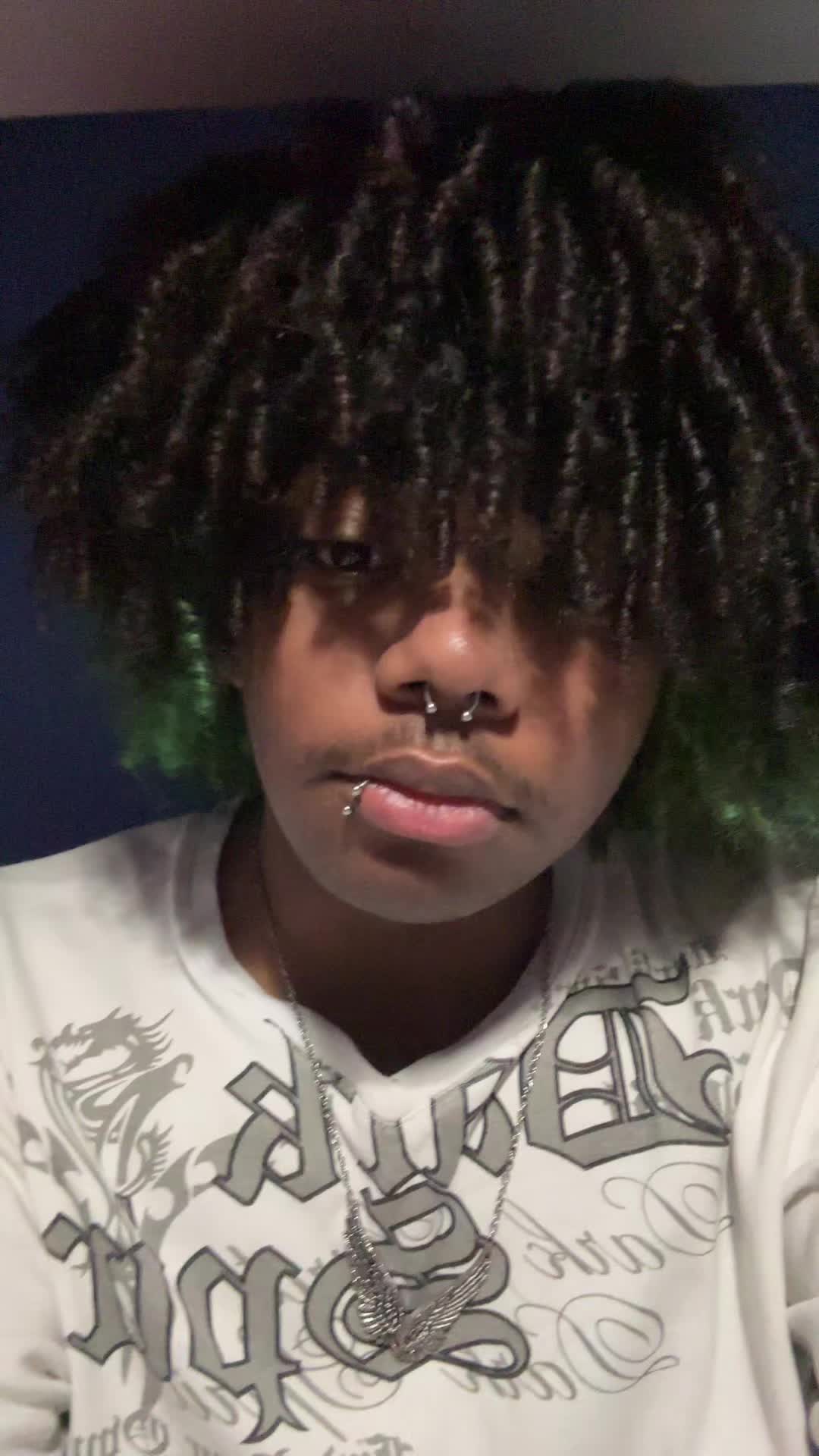 @🎧