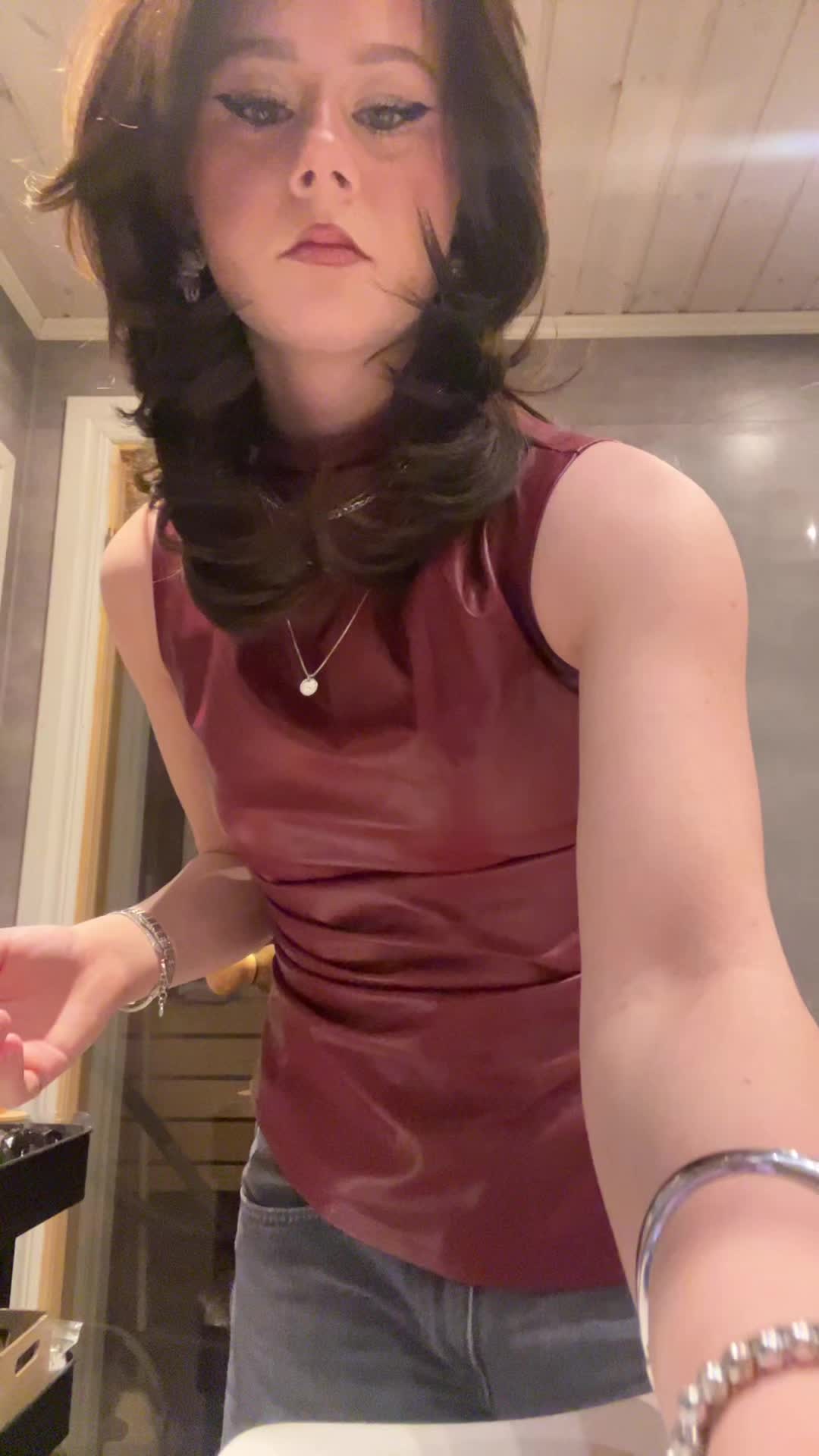 @Bella