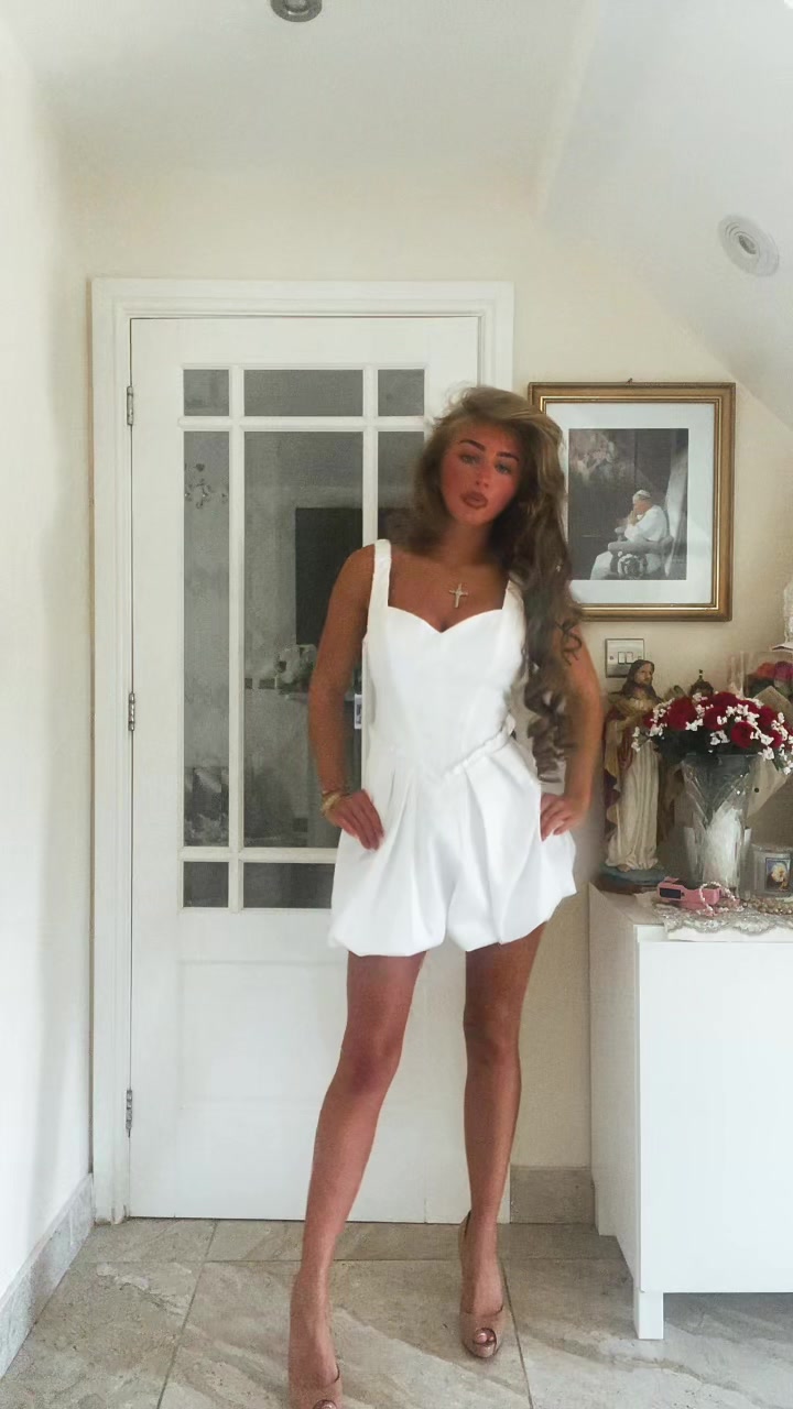 @shakira_doherty_