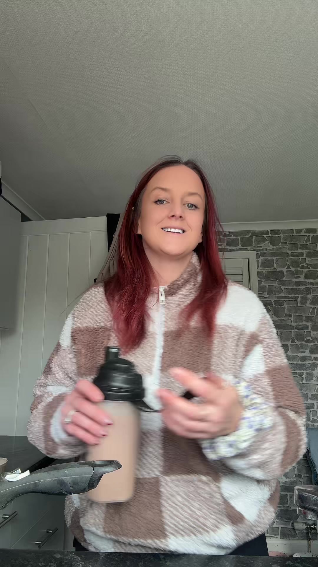 @Lyndsay Travers🏴