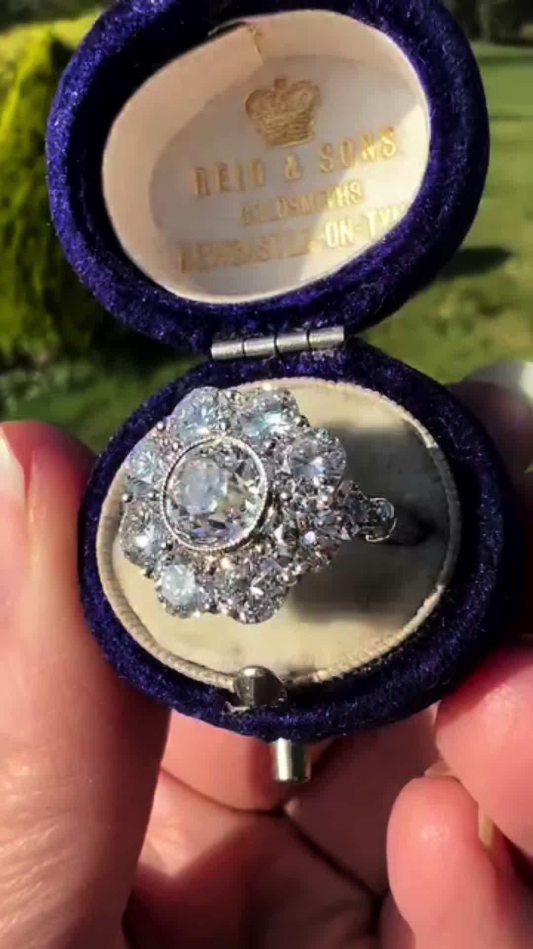 @Laurelle Antique Jewellery