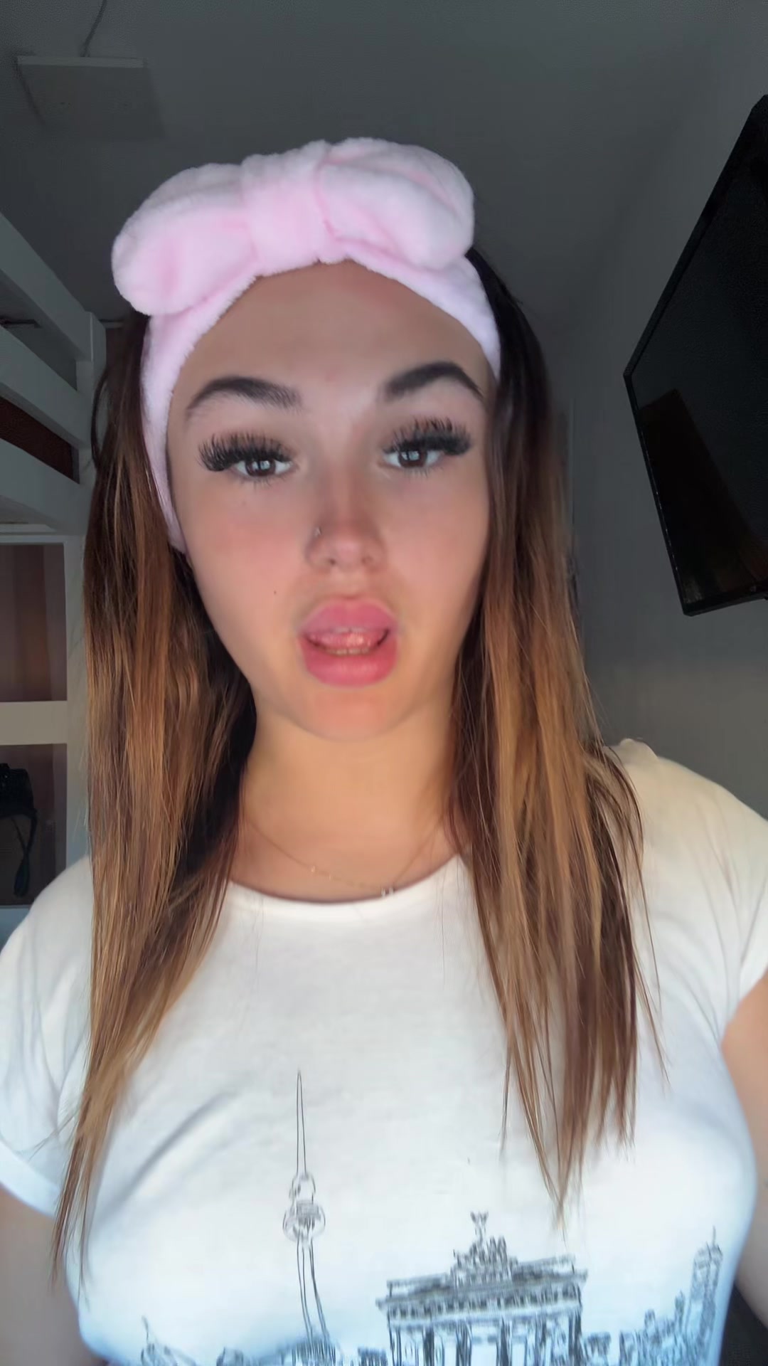 @caarlaaxx_