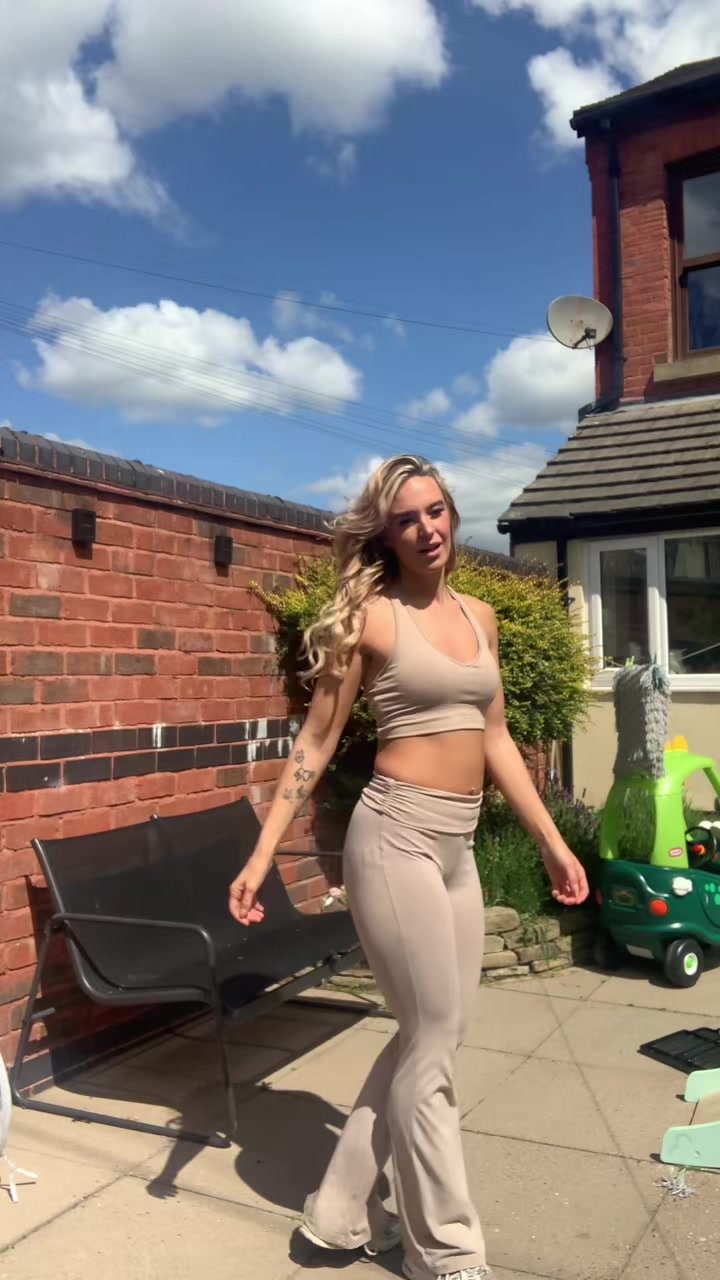 @Abi<3