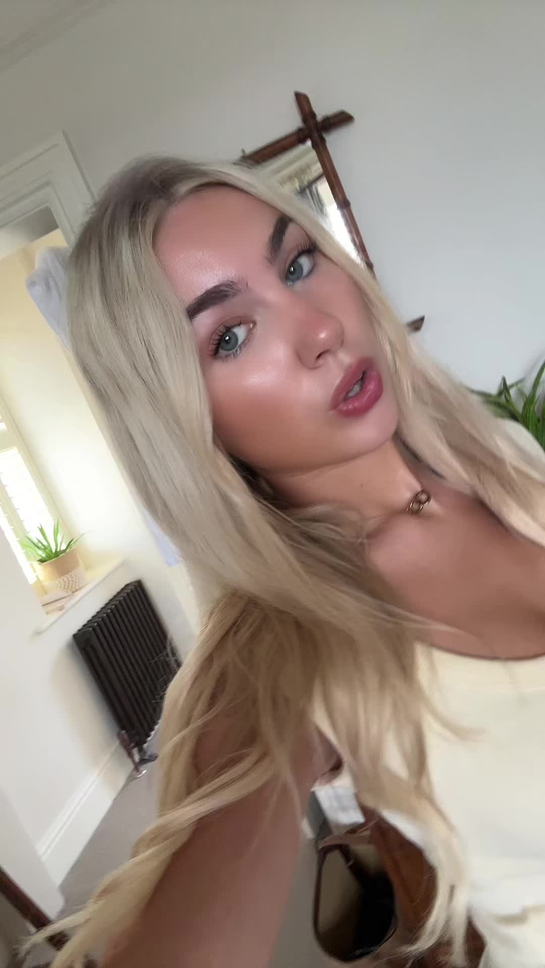 @Liv x