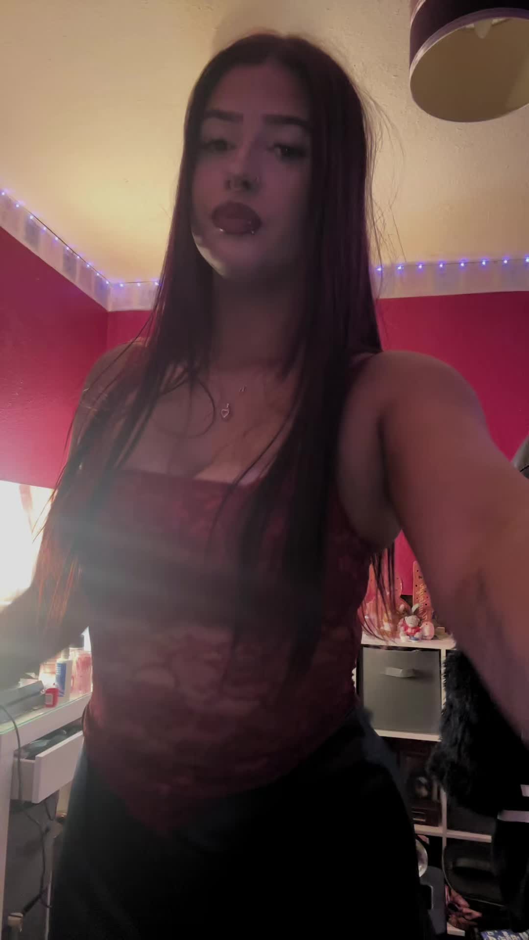 @𝐊𝐀𝐘𝐋𝐄𝐈𝐆𝐇❣️