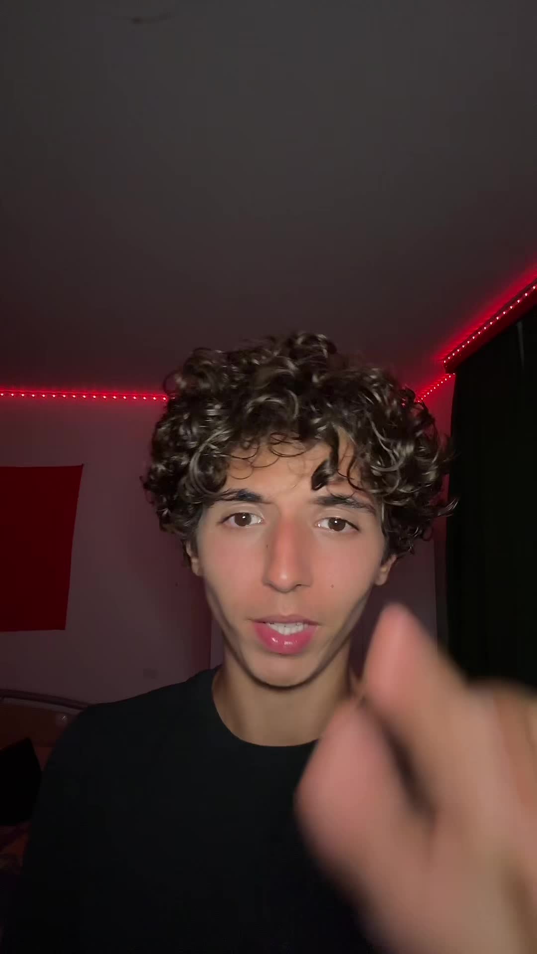 @elias