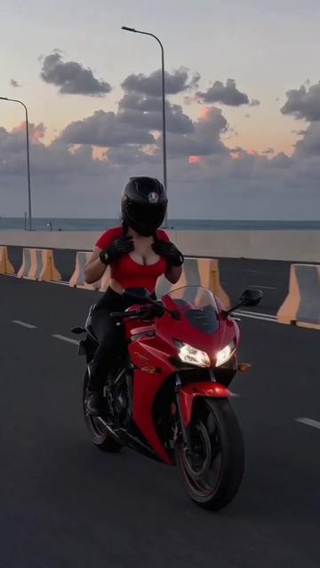 @WelshBikeModel🏴󠁧󠁢󠁷󠁬󠁳󠁿