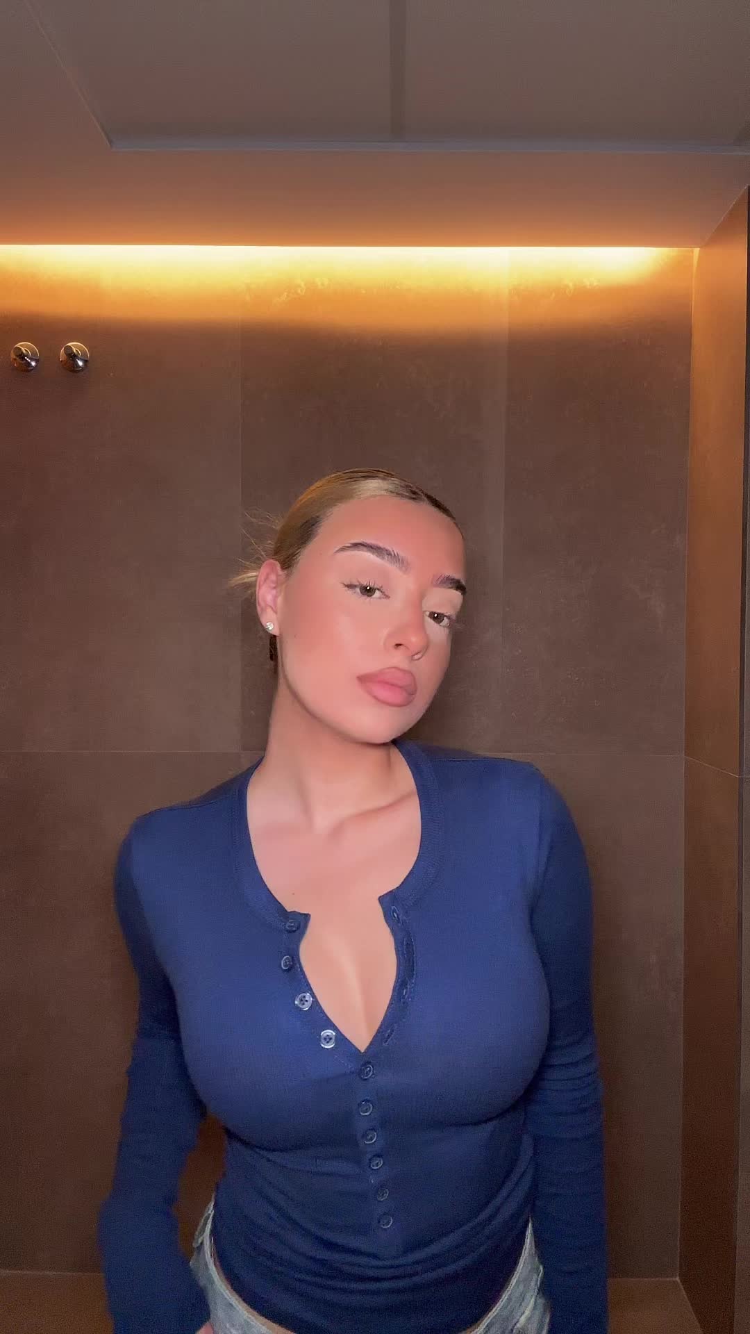 @Carolmtnz_