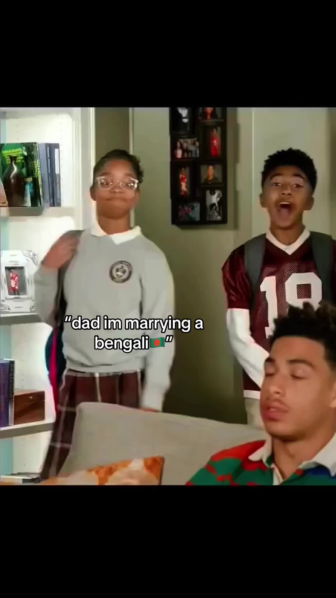 @ᥫ᭡.