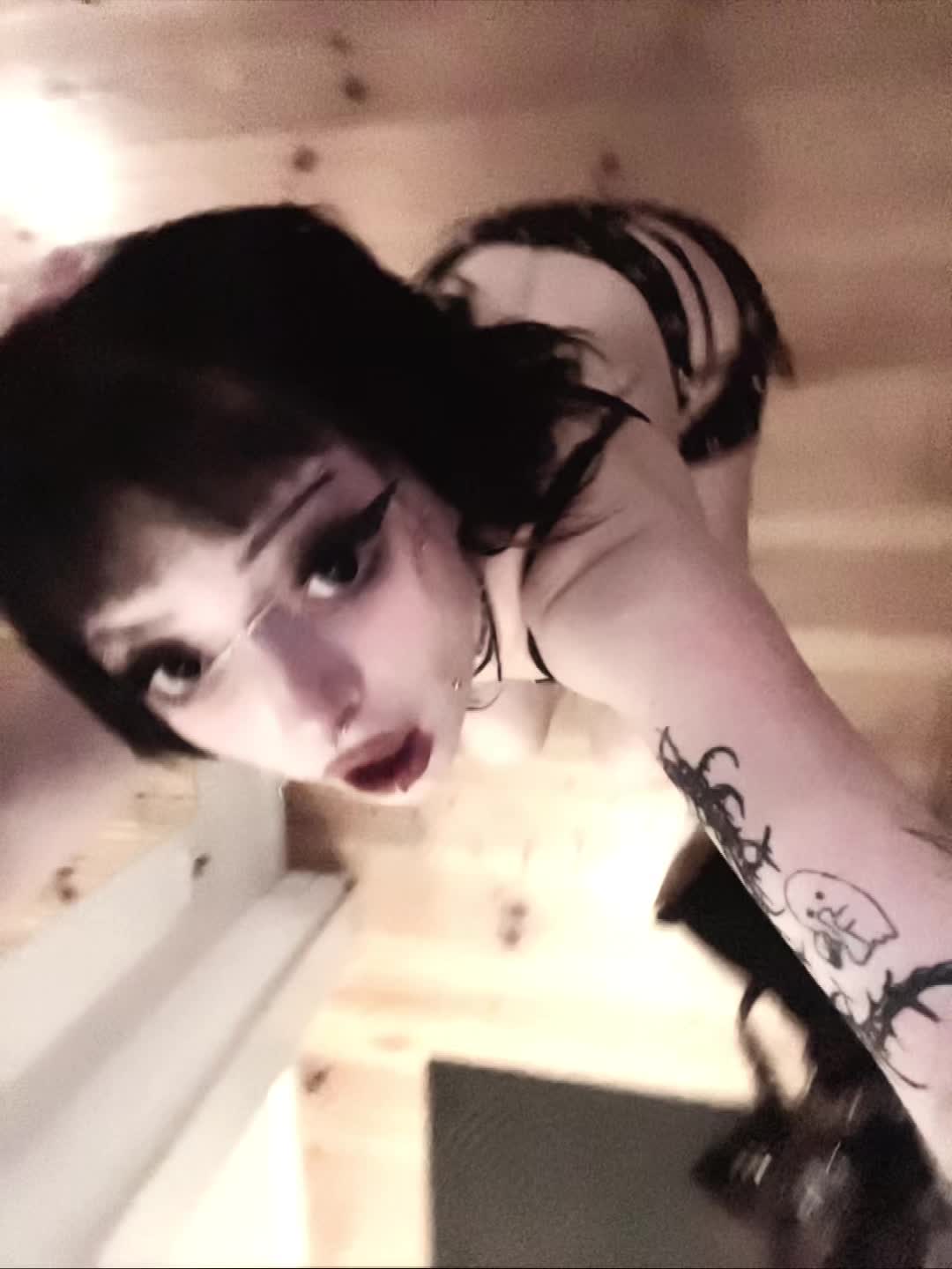 @lily ⛓️🖤
