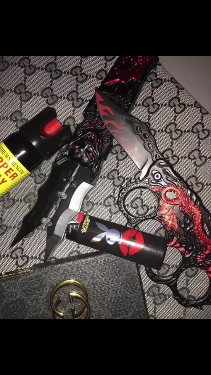 @Shoot zombies in the head 🧟