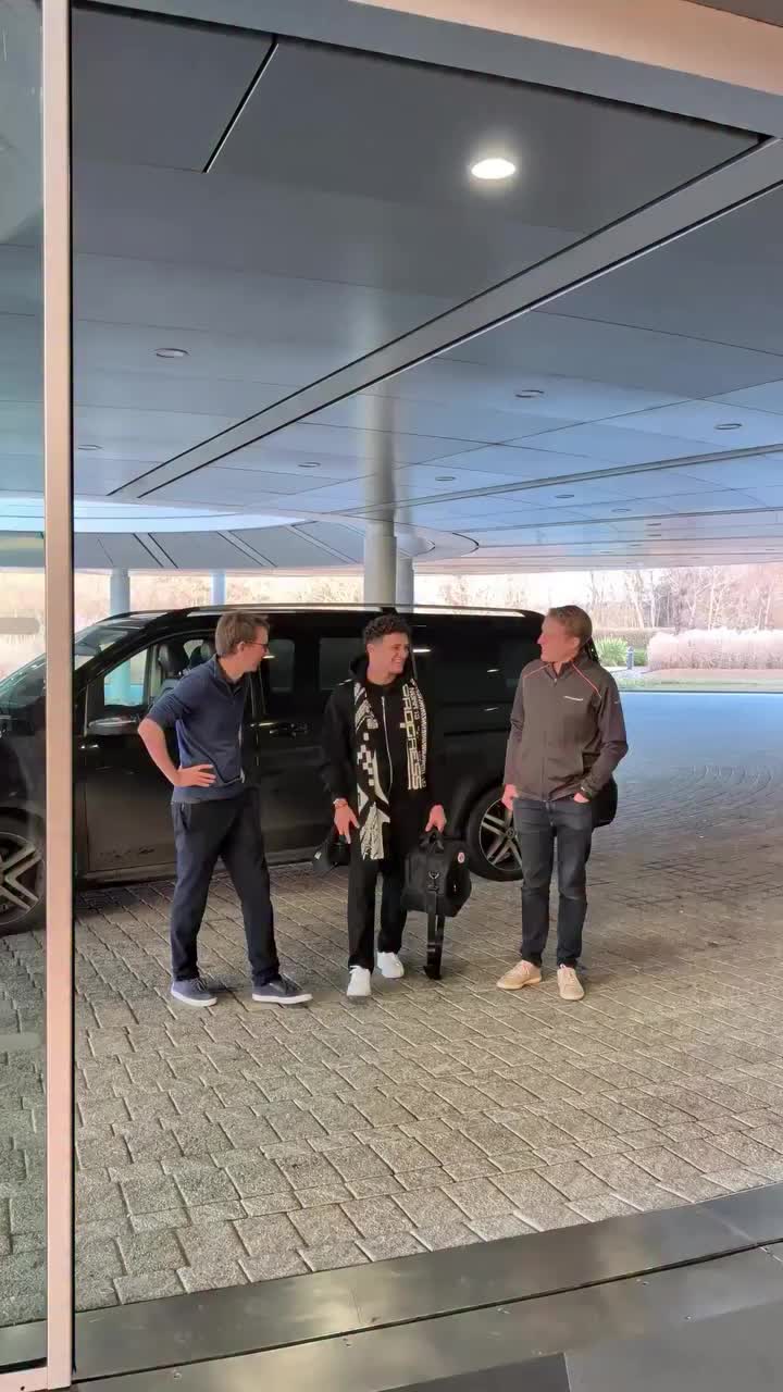 @๐ธ๐ฏ๐๐๐๐๐๐ธ โ