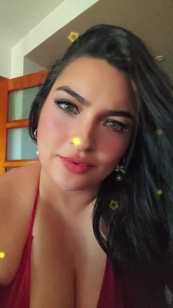 @LatinaEspa&ntilde;aJulianaOcampo👑